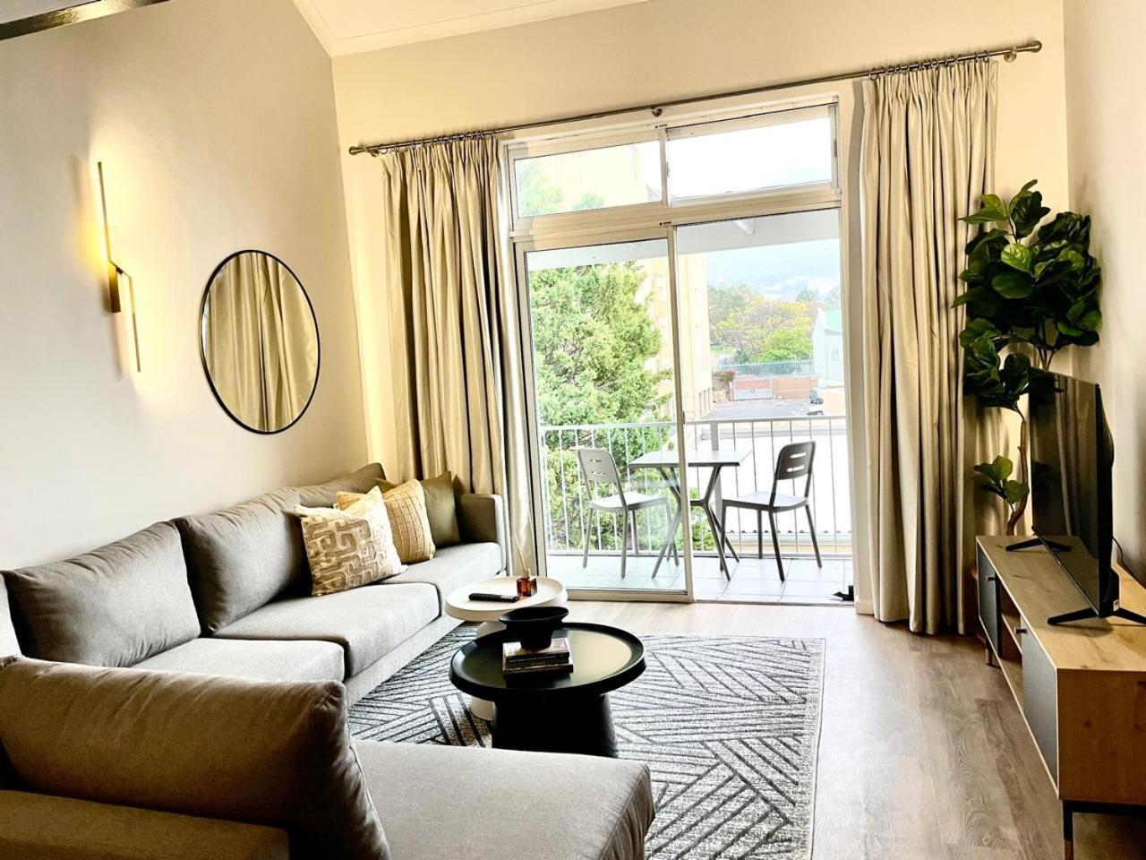 Charming, Sunny And Spacious Mezzanine Retreat Apartamento Cidade Do Cabo